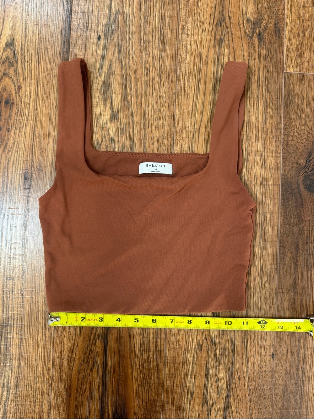 Aritzia Countour Cropped Tank - Picture 7 of 9